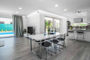 Dining - Villa Lux Ivory - Three Bedroom Villa, Sleeps 6 (Kapelica)