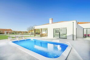 A heated pool - Villa Lux Ivory - Three Bedroom Villa, Sleeps 6 (Kapelica)