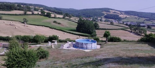 2 steps from :Lac de Pannecière and beach, private swimming pool
