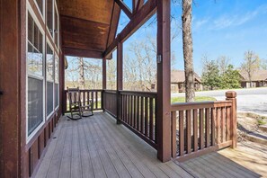 Terrace/patio - Fox Hollow Family Lodge (Reeds Spring)