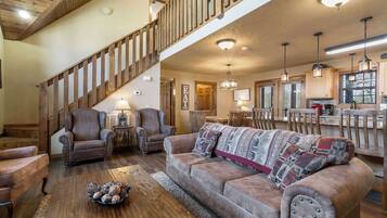 Cabin, Multiple Beds, Patio, Golf View (Fox Hollow Family Lodge) | Living area | 42-inch flat-screen TV with digital channels