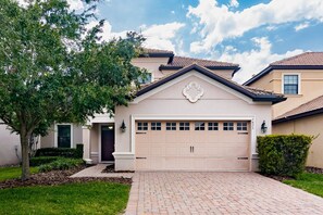 Exterior - All Things Magic (Davenport)