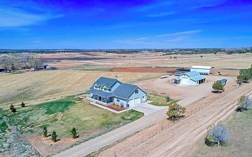 Adorable private bungalow on quiet horse and hay farm near Mesa Verde 