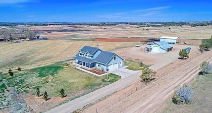 Adorable private bungalow on quiet horse and hay farm near Mesa Verde