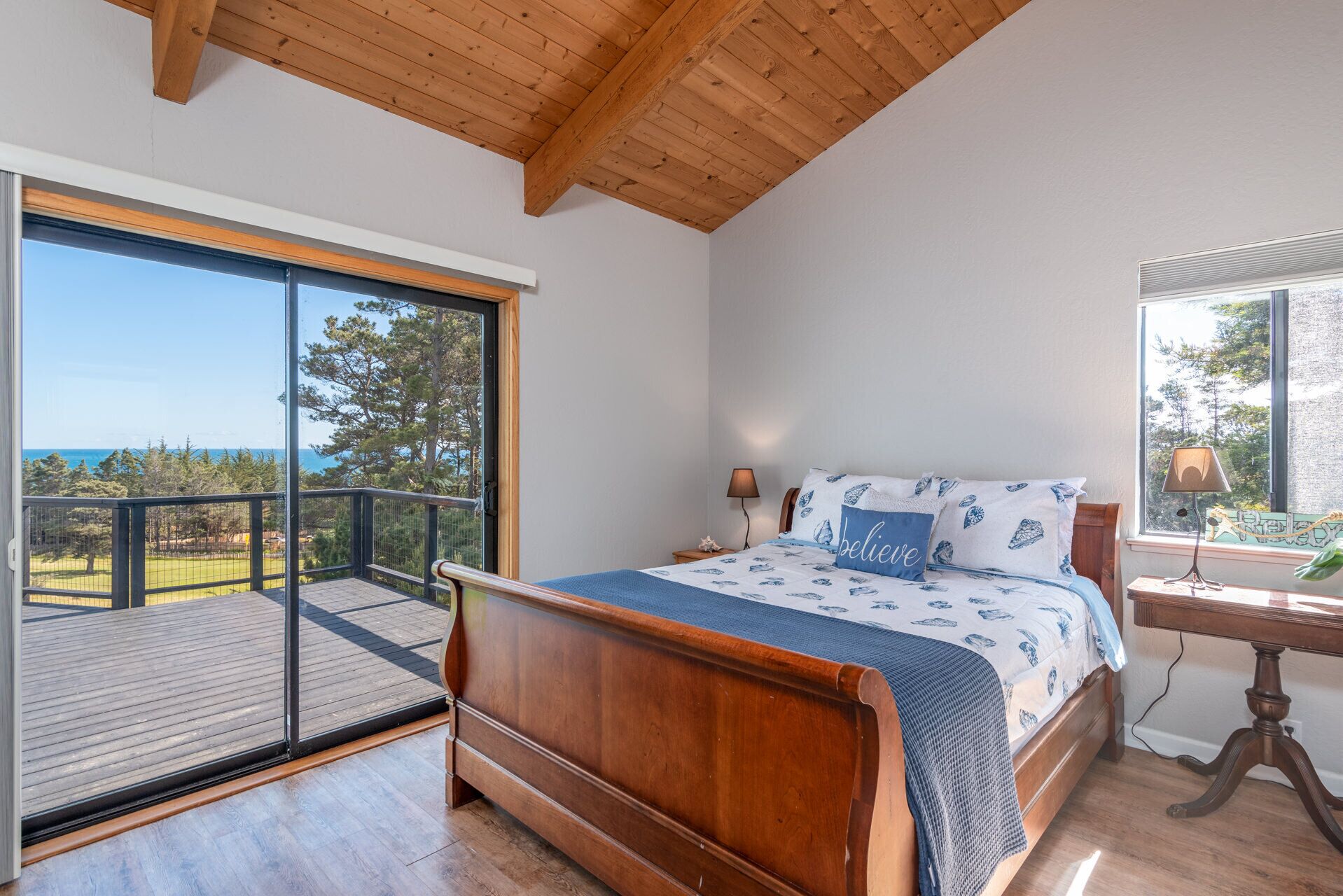 Casa, varias camas, bañera de hidromasaje, vistas al mar | 4 dormitorios, mobiliario individual, wifi gratis y ropa de cama