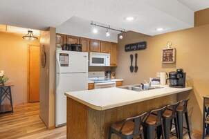 Apartamento, varias camas, cocina | Cocina privada | Cafetera o tetera