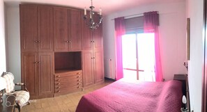 1 Schlafzimmer, Schreibtisch, Bügeleisen/Bügelbrett, kostenloses WLAN