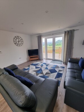 TV - Stone built cottage, comfortably sleeps up to 6.<br> <br>Ideal for holiday makers who love to explore! (Morpeth)