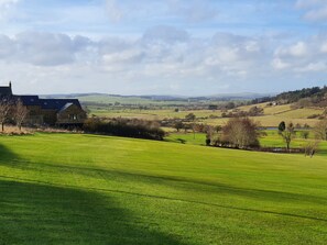 Property grounds - Comfortable, modern cottage that sleeps up to 6. Ideal hub to explore Northumberland! (Morpeth)