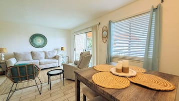 Smart TV, DVD player