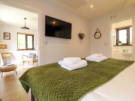 1 habitación, decoración personalizada y muebles diferentes 