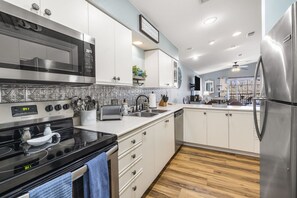 Condo, Multiple Beds, Balcony, Golf View | Private kitchen | Coffee/tea maker - Honeybee Hideaway (Branson)