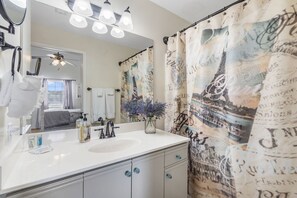 Condo, Multiple Beds, Balcony, Golf View | Bathroom - Honeybee Hideaway (Branson)