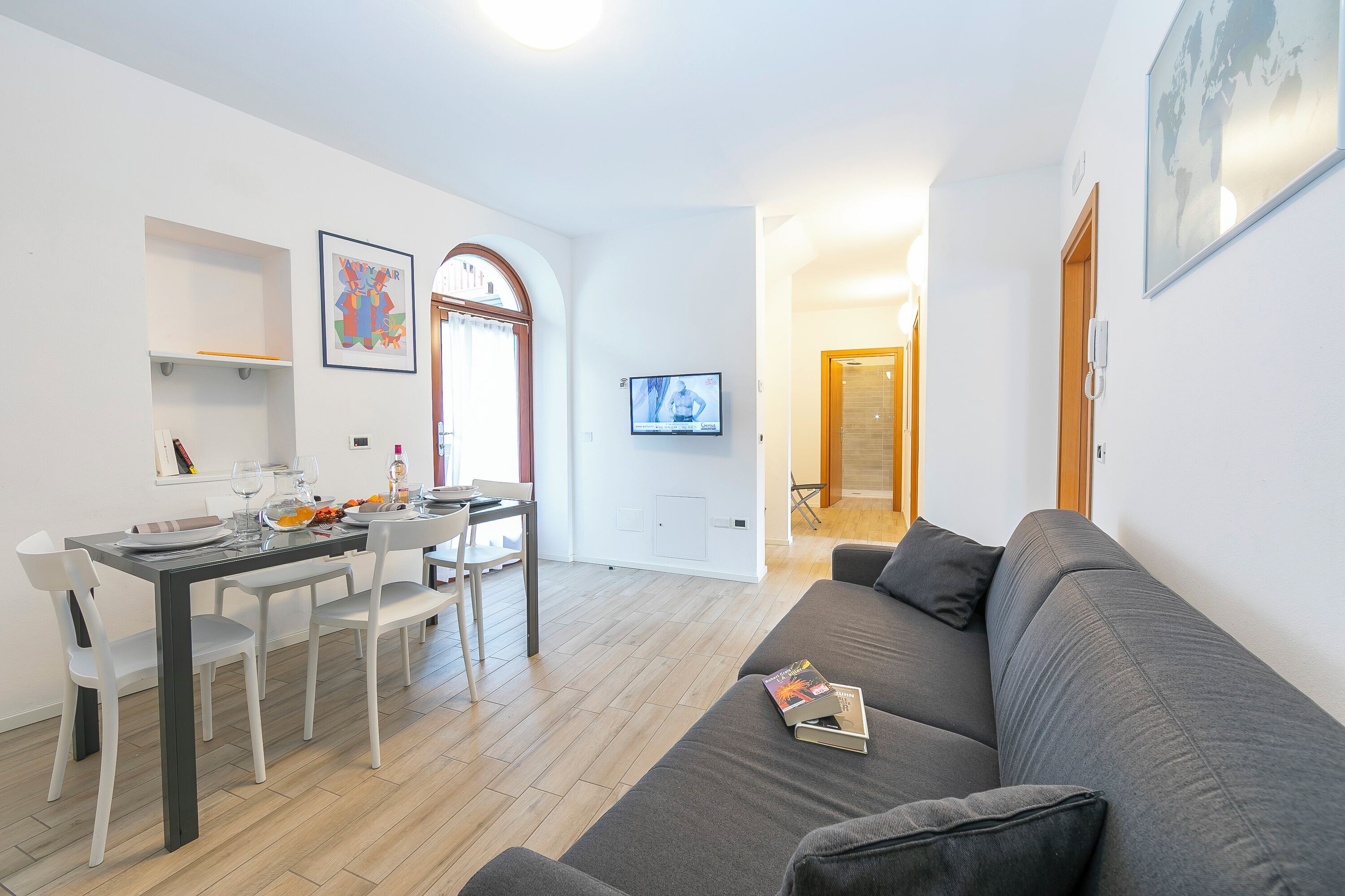 家庭公寓, 多间卧室 (Arco Rocks 2) | 起居区 | 平板电视