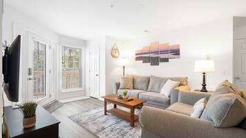 Kondominium, Beberapa Tempat Tidur, balkon (Boatin & Floatin on Table Rock Lake ) | Area keluarga | Televisi layar datar 42-inci dengan saluran TV digital