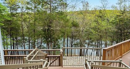 Boatin & Floatin on Table Rock Lake in the Ozarks!