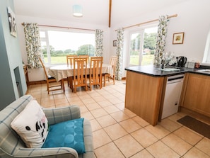 3 bedrooms, individually decorated, individually furnished, free WiFi