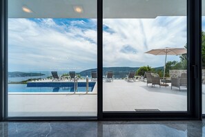 Seasonal outdoor pool - Pool Villa Luxoria Trebesin (Herceg Novi)