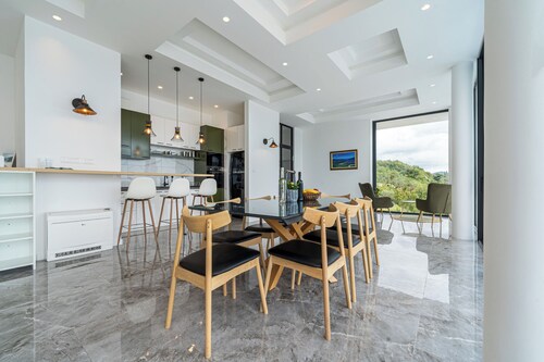 Pool Villa Luxoria Trebesin