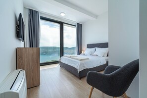 4 bedrooms, laptop workspace, iron/ironing board, free WiFi - Pool Villa Luxoria Trebesin (Herceg Novi)