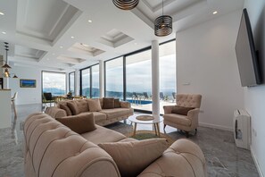 21-inch TV with digital channels, stereo - Pool Villa Luxoria Trebesin (Herceg Novi)