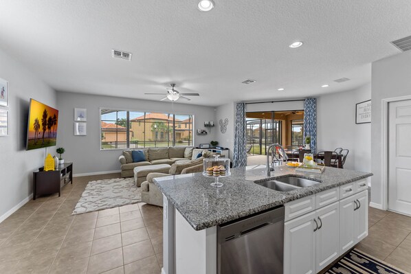 House, Multiple Beds, Private Pool, Pool View | Private kitchen | Fridge, microwave, oven, stovetop