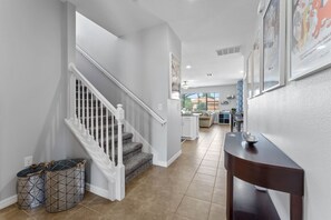 House, Multiple Beds, Private Pool, Pool View | Interior