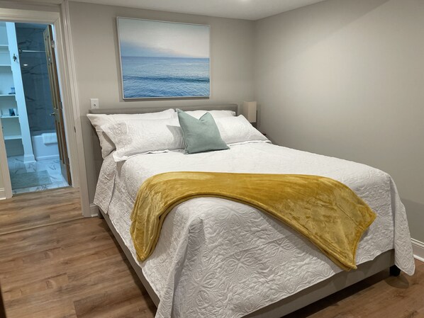 2 bedrooms, desk, iron/ironing board, travel crib