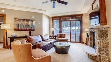 Condo, Multiple Beds, Fireplace, Mountain View (Crystal Peak Retreat) | Living room | 42-inch flat-screen TV with digital channels, fireplace