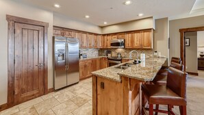 Condo, Multiple Beds, Fireplace, Mountain View (Crystal Peak Retreat) | Private kitchen