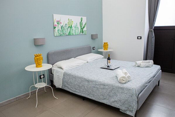 2 عدّة غرف نوم ومكواة/لوح كي وسرير سفر وواي فاي مجانًا