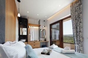 3 soverom, safe på rommet, strykejern/-brett og reiseseng for barn