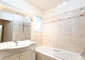 Hair dryer, towels - Viva Riviera 2 Bedrooms with 2 terraces and swimming pool (Cannes)