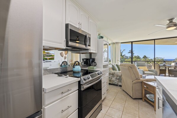 Fridge, microwave, oven, stovetop