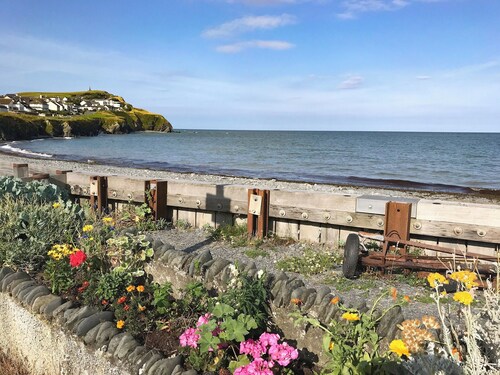 2 bedroom accommodation in Borth, near Aberystwyth