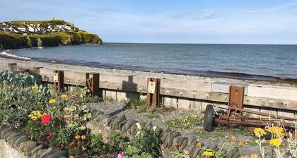 2 bedroom accommodation in Borth, near Aberystwyth