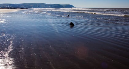 2 bedroom accommodation in Borth, near Aberystwyth