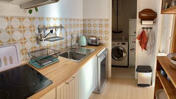 Réfrigérateur, four, plaque de cuisson, lave-vaisselle