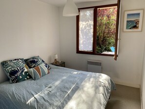 3 slaapkamers, een strijkplank/strijkijzer, reisbedje, wifi