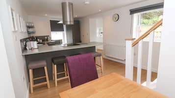 Cottage | Cuisine privée | Réfrigérateur, lave-vaisselle, bouilloire électrique