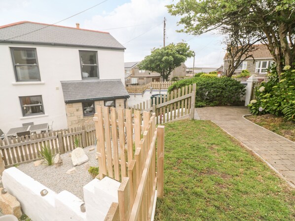 Property grounds - Rose Bank Cottage (Penzance)
