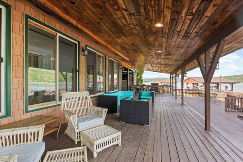 Lake Therapy On Keuka | Lakefront | FLX | Hot Tub