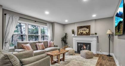 Spacious Retreat Walking Distance to Bills Stadium