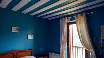 5 Schlafzimmer, Bügeleisen/Bügelbrett, Babybetten