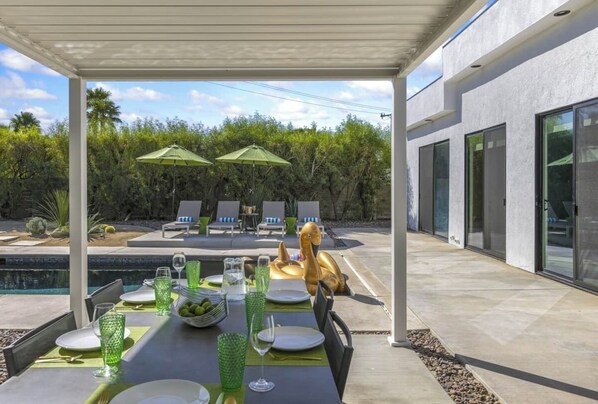Outdoor dining