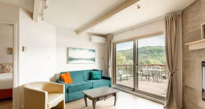 The Mountain Lake house by Instant Suites In Heart of Mont-Tremblant