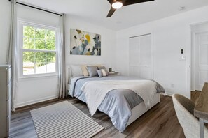 6 bedrooms, desk, iron/ironing board, free WiFi