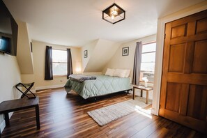 4 slaapkamers, een strijkplank/strijkijzer, wifi, beddengoed