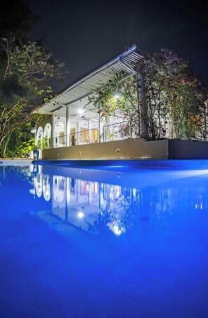 Pool - Double En-Suite room in Amans Luxury Villa with private pool (Moshi)
