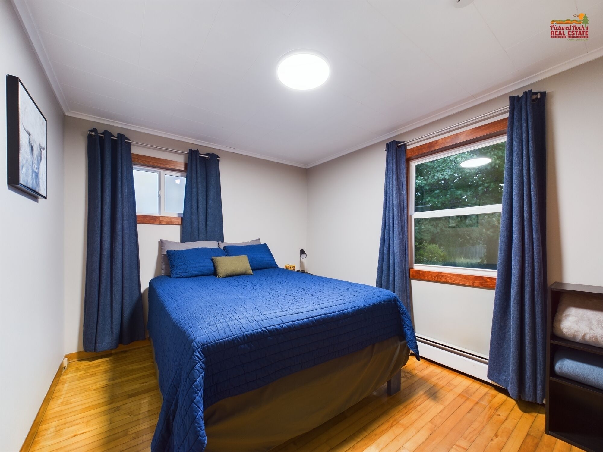 2 bedrooms, travel cot, free WiFi, bed sheets